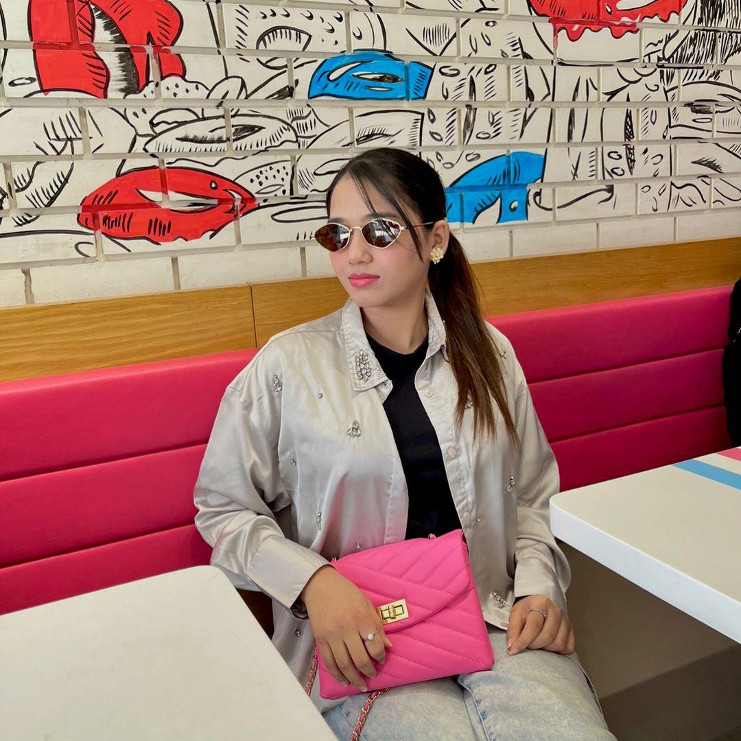 Mahnoor — content creator on Collabscafe