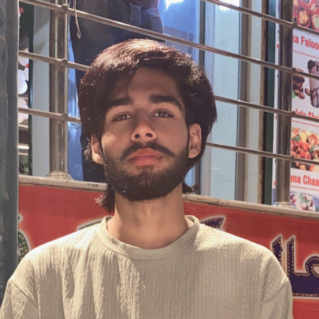 Moiz Khan  — content creator on Collabscafe