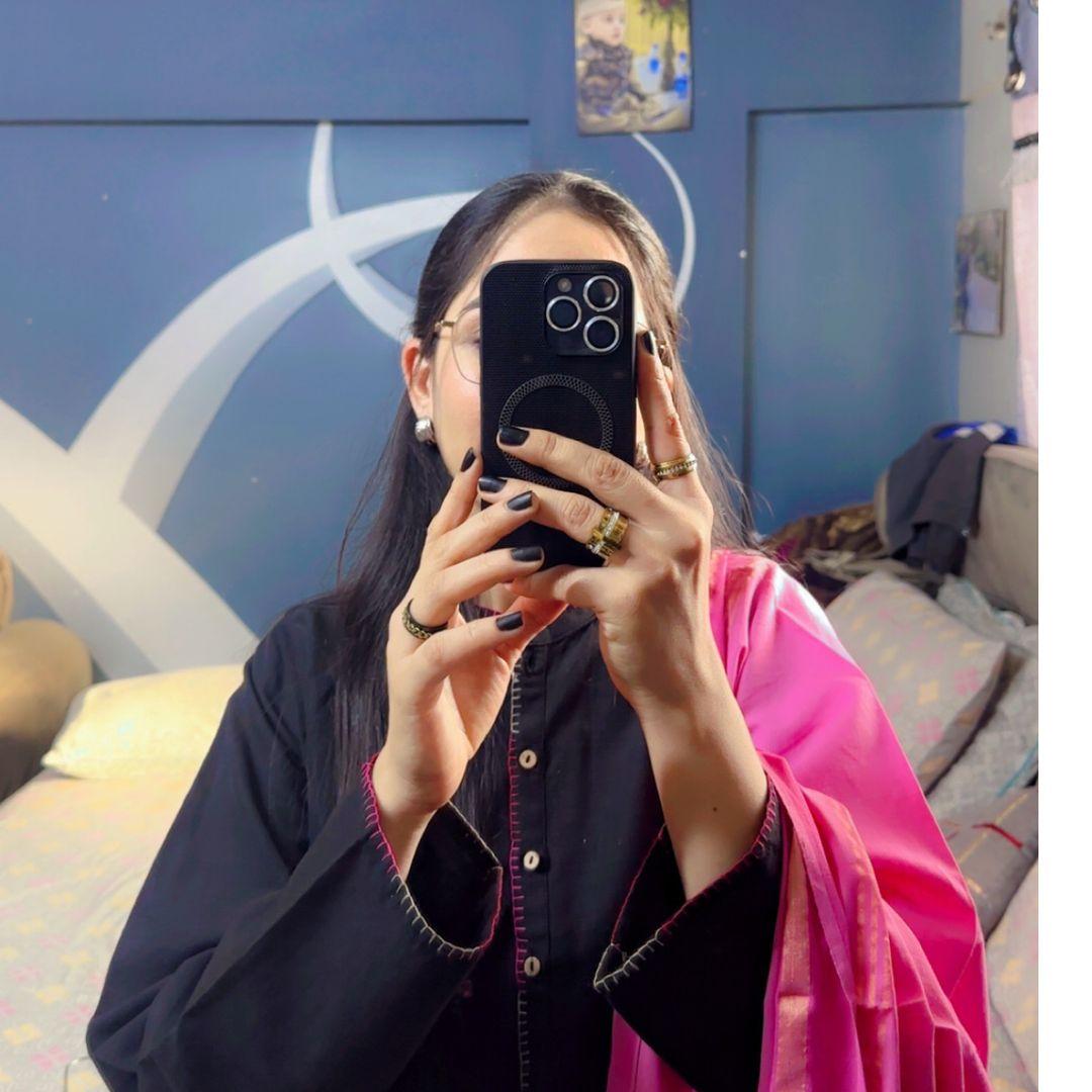 Preetychabbra, content creator on Collabscafe