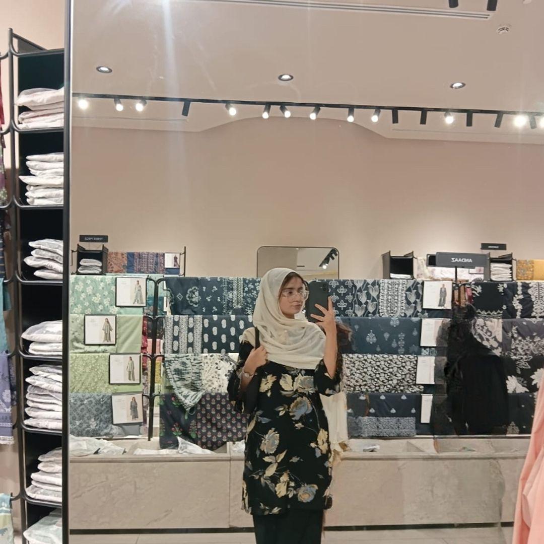 Faiza hanif, content creator on Collabscafe