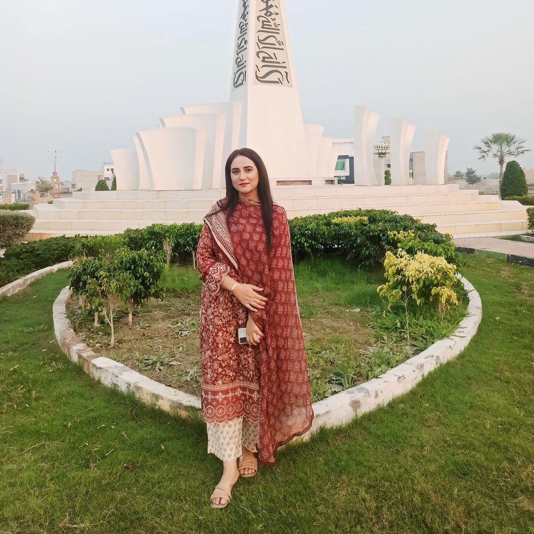 Aimen Aziz — content creator on Collabscafe