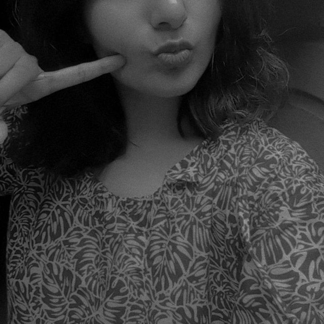 Vaneeza, content creator on Collabscafe